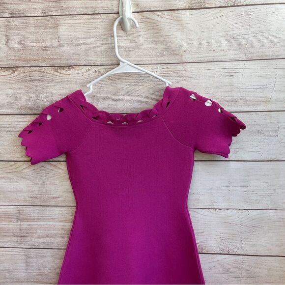 MILLY MINIS LASER‎ CUT DRESS IN FUCHSIA - Picture 5 of 7